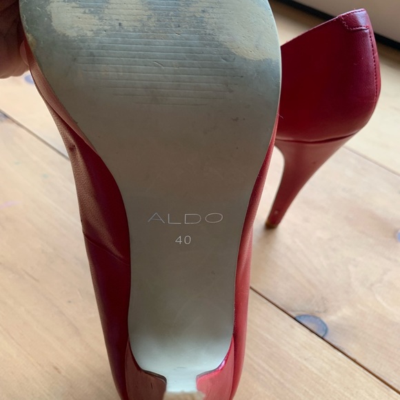Aldo / Red / Rounded Toe / High Heels - Picture 4 of 10